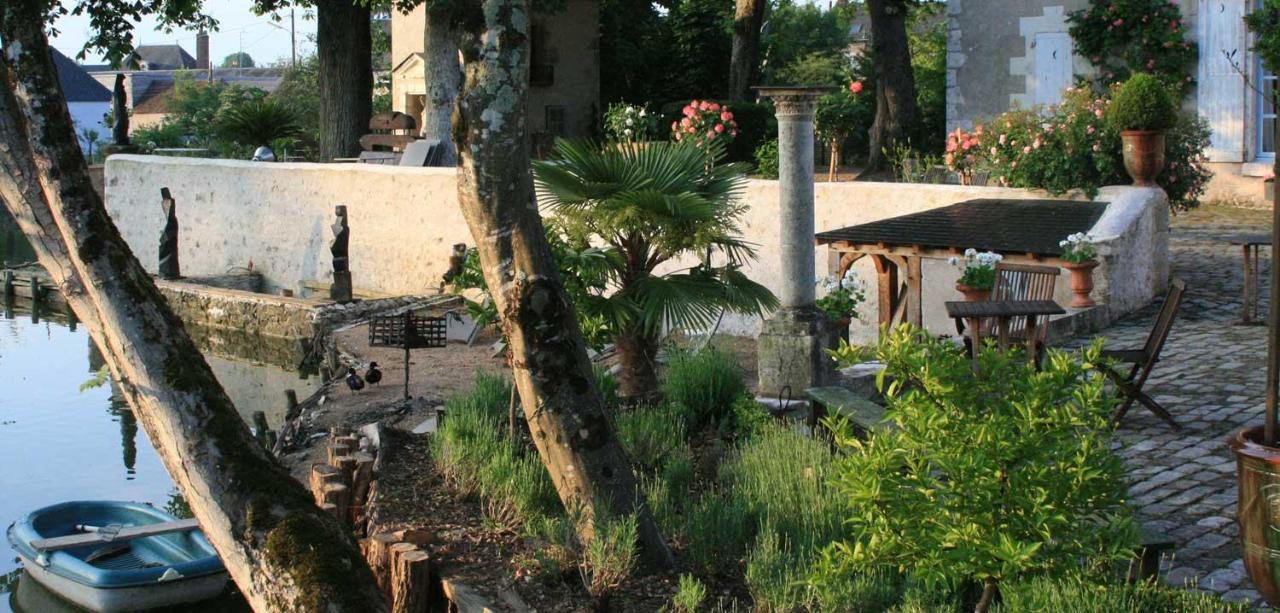 Les Douves Bed & Breakfast