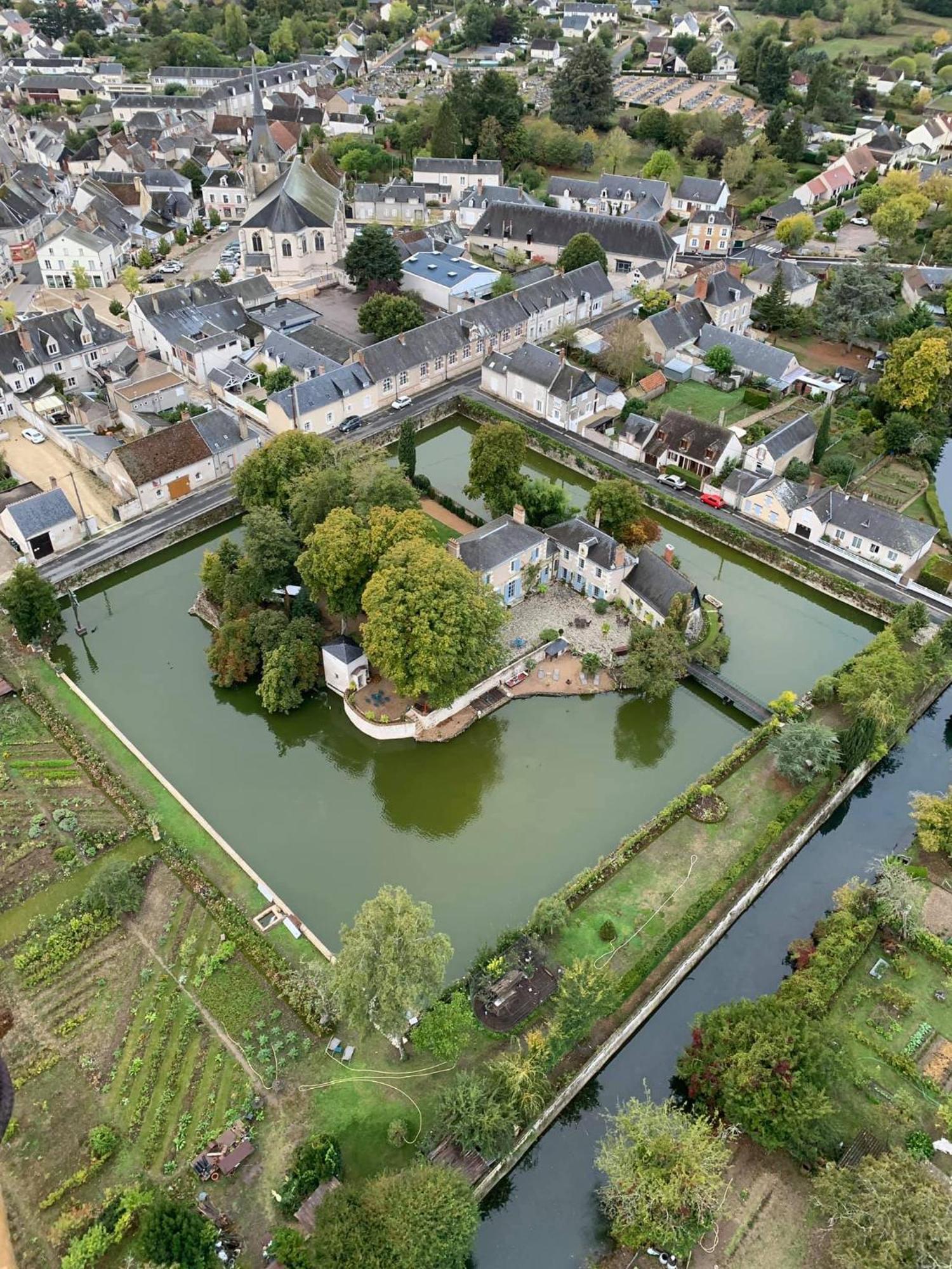 Les Douves Bed & Breakfast 2*