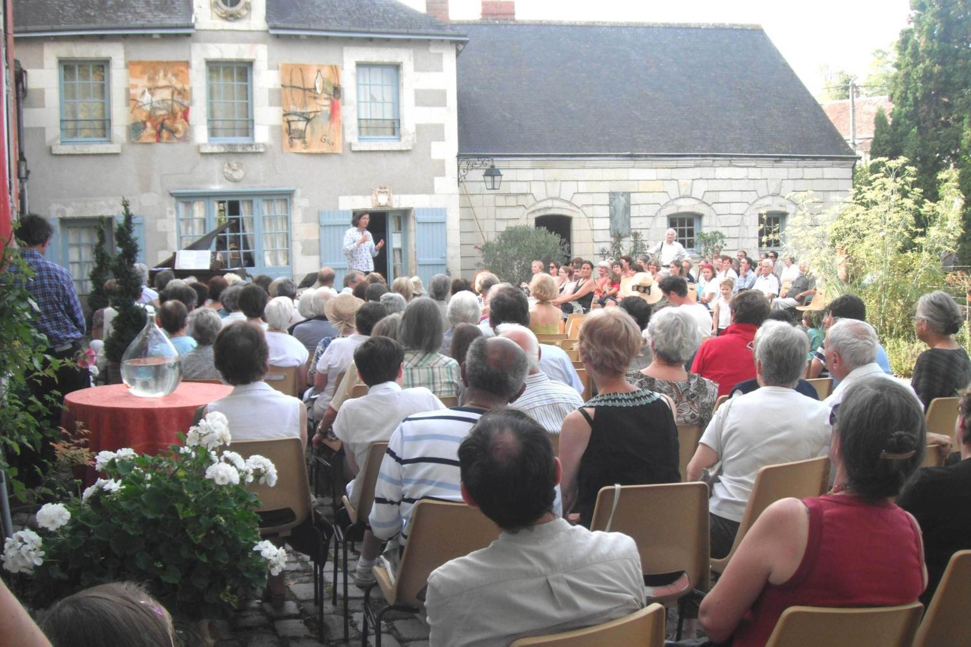 Les Douves Bed & Breakfast 2*