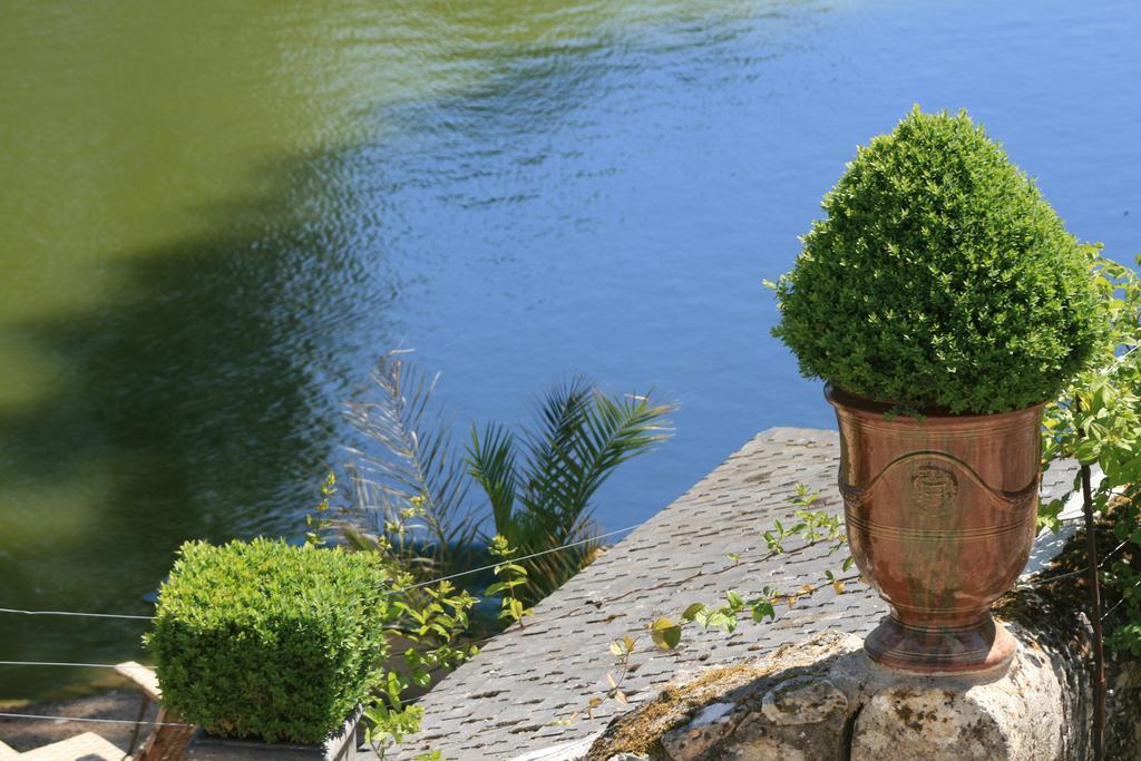 Les Douves Bed & Breakfast